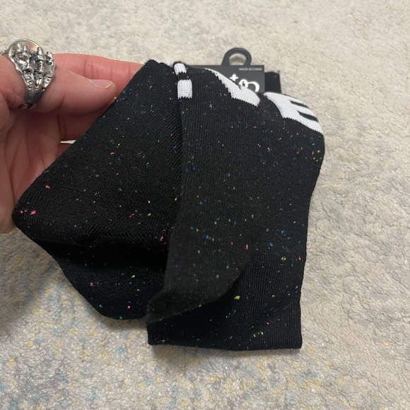 Brand New Unisex One Size Into Socks Spotted LVE Socks In Black With Pizza Print - Picture 7 of 7